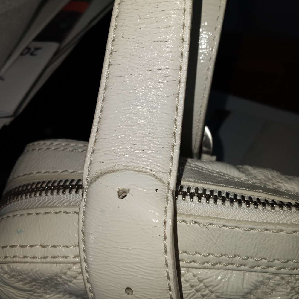Michael Kors White Patent Leather Quilted Hand Bag - Picture 9 of 14